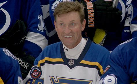 Gretzky, Legends dazzle at Hockey Fest | krem.com