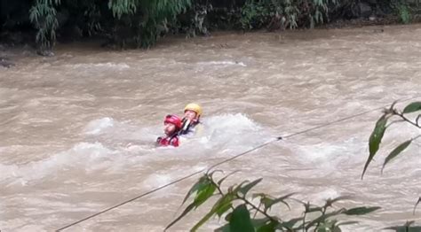 河水突涨！消防横渡急流营救15人澎湃号·政务澎湃新闻 The Paper