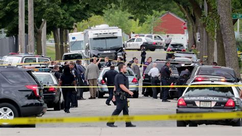 Milwaukee Police Officer Killed In Shooting Suspect Held