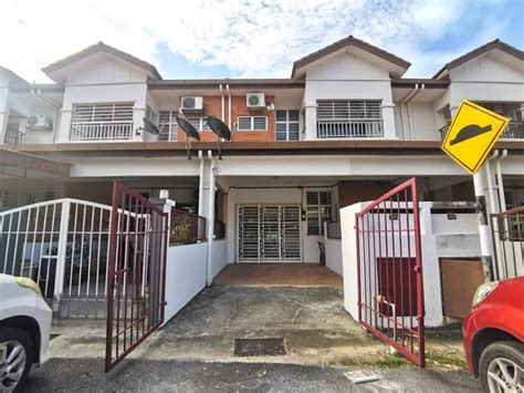 Townhouse Taman Seri Alam Saujana Utama Sungai Buloh Gf