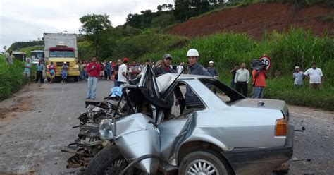 G1 Acidente Na Br 262 Deixa Quatro Mortos E Quatro Feridos Em Mg