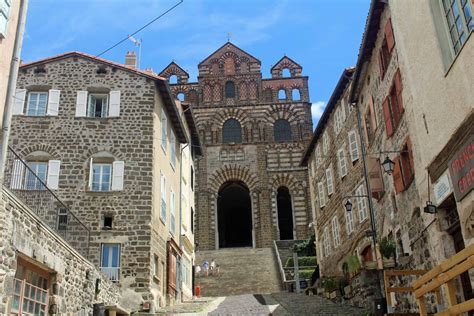 Le Puy en Velay cathédrale Notre Dame de l Annonciation façade