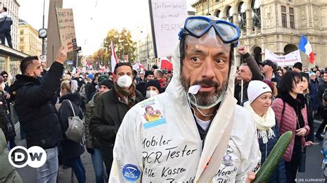 Dezenas De Milhares De Pessoas Protestam Em Viena Contra O Bloqueio