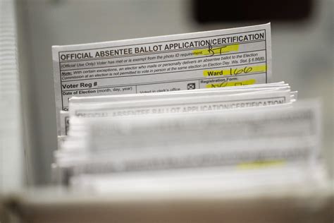 Clerks Say New Absentee Ballot Envelopes Will Prevent Mistakes Wpr