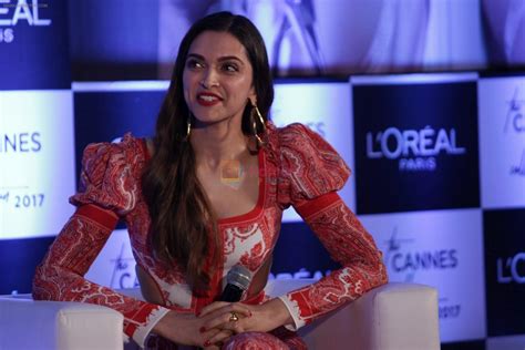 Deepika Padukone Unveils Loreal Paris New Cannes Collection 2017