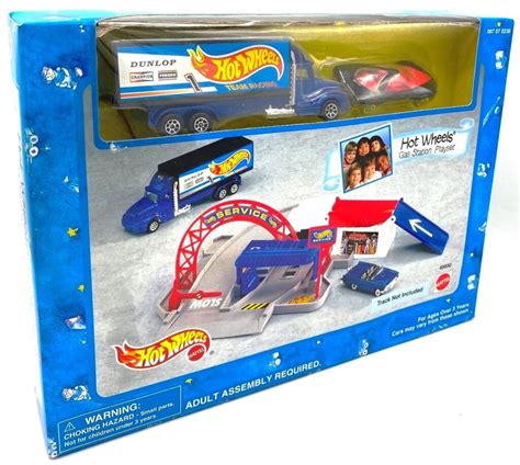 Hot Wheels Service Gas Station Playset Plus Dunlop Team Racing