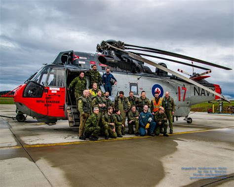 Flickrp2djcjdt Ground Crew And Rcaf Sea King Pilots In