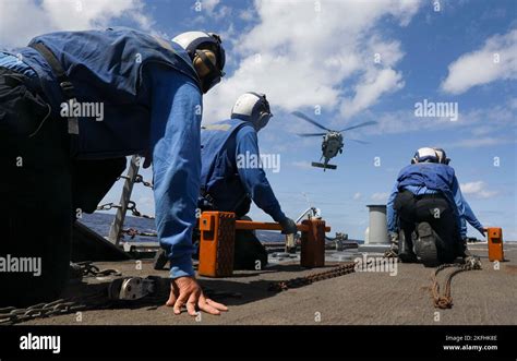 Mer Des Philippines Sept Les Marins Affect S Au Destroyer