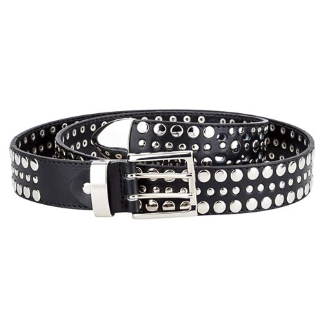 Get Look Of Your Favorite Star With Studded Belt