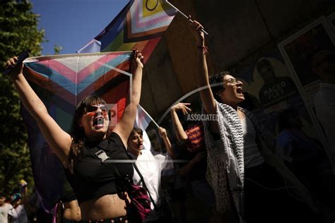 Lgbtq Pride Month Culminates With Parades In Nyc San Francisco And