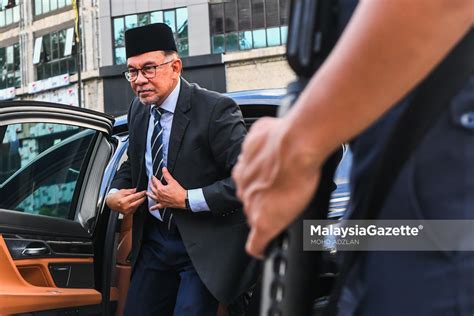 Wajah Ceria Anwar Selepas Selesai Menghadap Ydp Agong