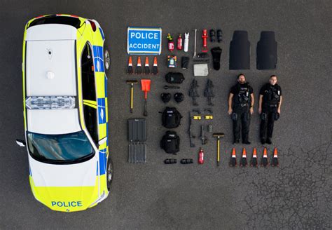 Equipment of a Devon & Cornwall Police ARV : r/policeuk