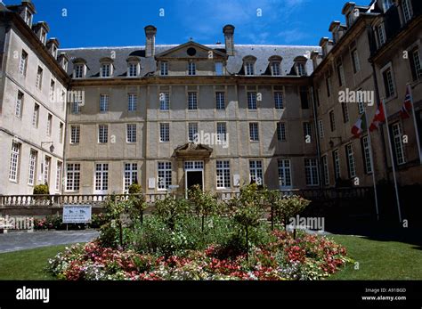 Bayeux tapestry museum hi-res stock photography and images - Alamy