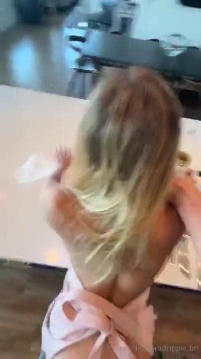 Trippie Bri Nude Kitchen Cooking Sex OnlyFans Video Leaked