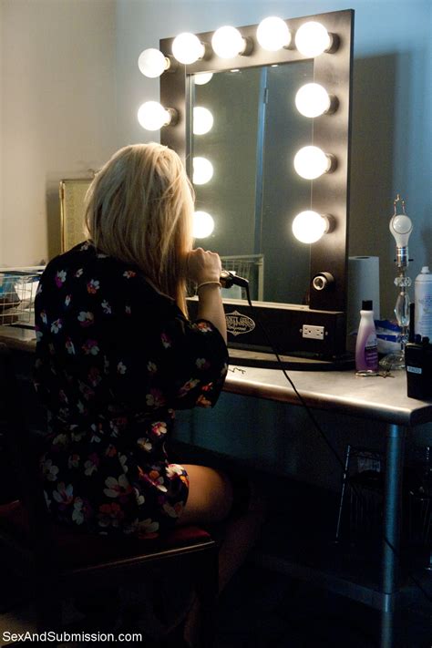 Blonde Honey Jessie Rogers Strips Her Bikini And Covers Her Boobs And Twat CoedCherry