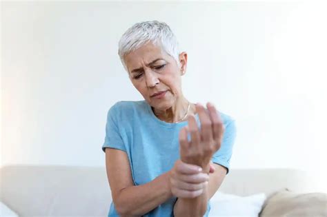 Understanding Rheumatoid Arthritis in Hands: Symptoms, Causes, and ...