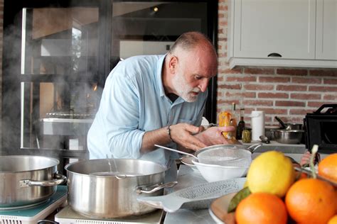 El Cocinero José Andrés Vuelve A Sus Orígenes Y Recorre España En Una