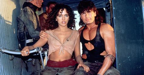 Hot Shots En Streaming Direct Et Replay Sur CANAL MyCANAL