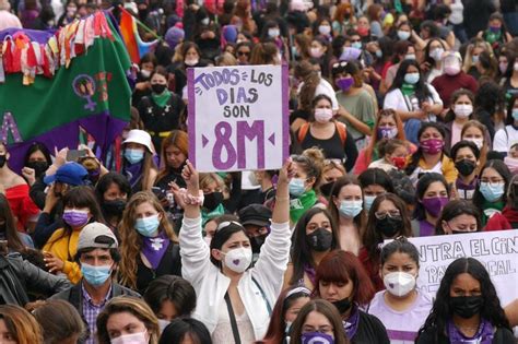 Día Internacional De La Mujer Manifestantes Se Congregan En Todo El