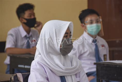 Simulasi Pembelajaran Tatap Muka Di Tengah Pandemi Covid Antara Foto