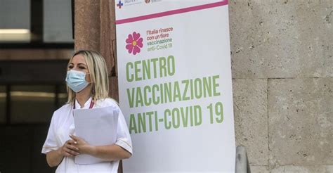 Coronavirus è corsa ai vaccini solo 10 giorni per mettersi in regola