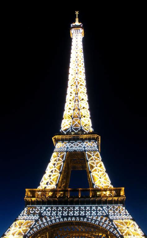 Symbol of Paris by ausrejurke on DeviantArt