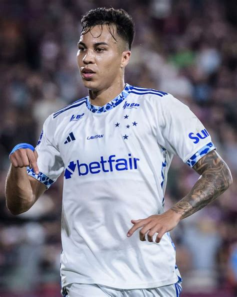 Kaio Jorge comemora classificação e bom momento no Cruzeiro