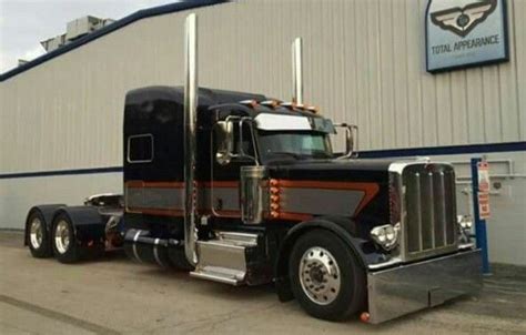 Pin By Duwayne Moore On Peterbilt S Custom Trucks Trucks Big Trucks