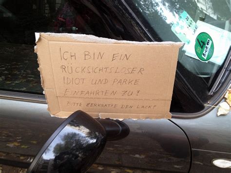 Berlin Auto Lack Zerkratzt