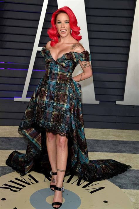 Halsey Attends Vanity Fair Oscar Party 2019 Halsey Style Black Dress