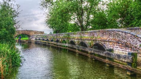 Lock Bridge And Weir The Aynho Weir Is Where The River Ch Flickr