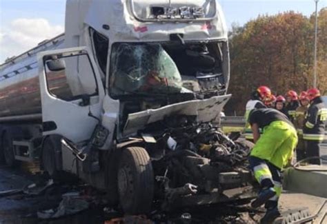 Wypadek na autostradzie A4 Zderzyły się ciężarówki Trwa akcja