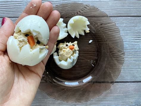 Варені яйця на Великдень "Курчата": рецепт з фото покроково