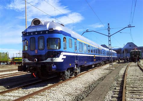 Automotores Diésel RENFE serie 597 ex 9 700 Tren Español Rápido TER