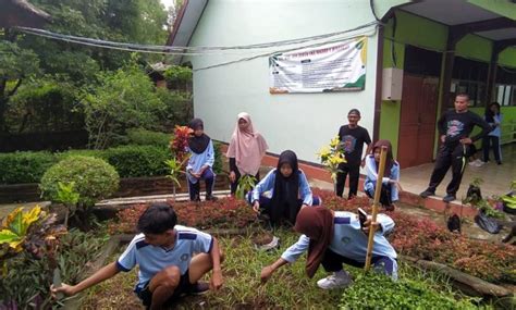 HIJAUKAN MASA DEPAN BERSAMA GENERASI PEDULI LINGKUNGAN SMA NEGERI 1