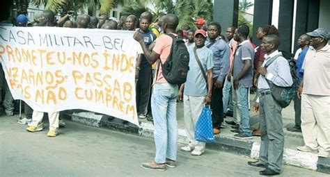 Ex trabalhadores da Brigada Especial de Limpeza da Casa de Segurança do