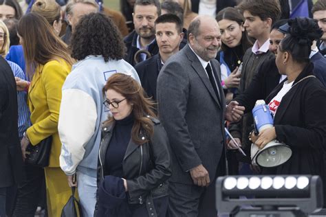 Photo Isabelle Boulay et Eric Dupond Moretti Le président Emmanuel