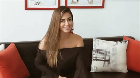 Instagram Claudia Ramírez hace ejercicios en sexy bikini Video