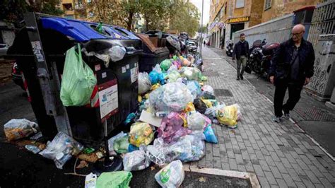 Allarme dei medici di Roma La Capitale è sempre più sporca Si