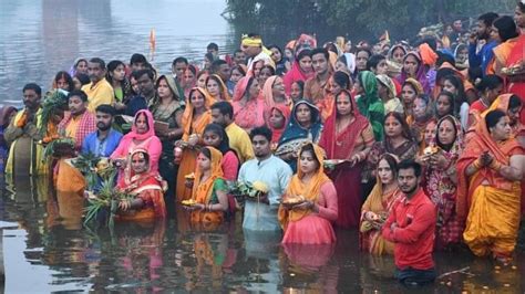 Chhath Puja 2023 Chhathi Maiya Ki Aarti Jai Chhat Maiya Lyrics In Hindi