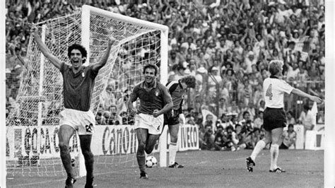 Paolo Rossi Le 10 Foto Più Belle Della Sua Carriera Eurosport