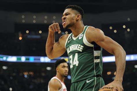 “ready To Throw The Most Deadly Punch Combo” Nba Fans Go Berserk As 228 Million Giannis