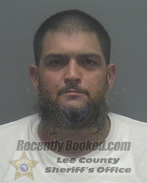 Recent Booking Mugshot For RICARDO J JR DIAZ In Lee County Florida