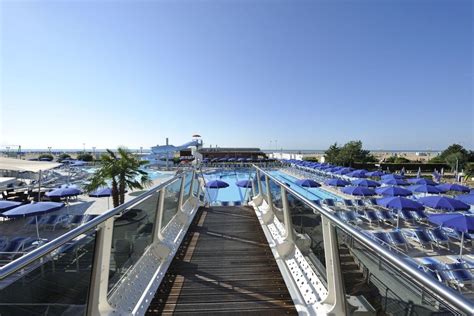 Hotel Lido Bibione Fronte Mare | Piscine e scivoli