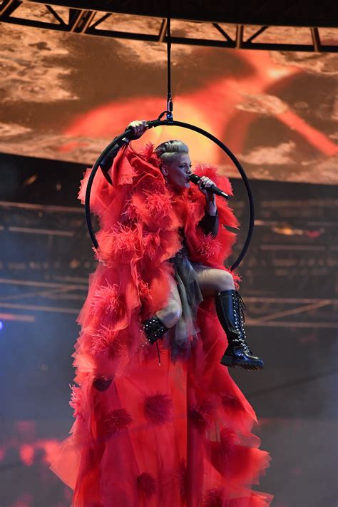 Pink's 2019 Brit Awards Performance Video | POPSUGAR Entertainment