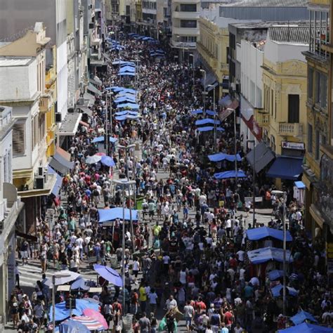 Fachada Dos Im Veis Da Fam Lia Abdalla Na Rua Vinte E Cinco De Mar O