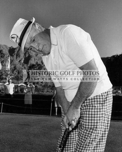 Bob Hope Putting In 1967 Close Up Historic Golf Photos