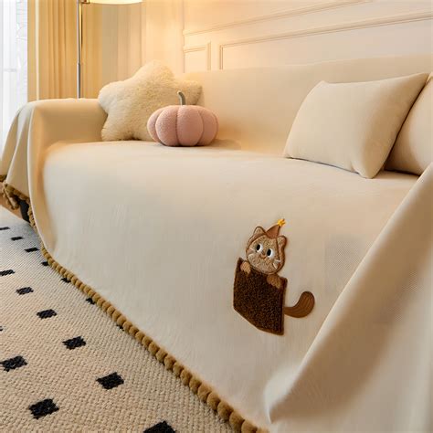 How to identify a genuine chalinder piece in high end boutiques 1