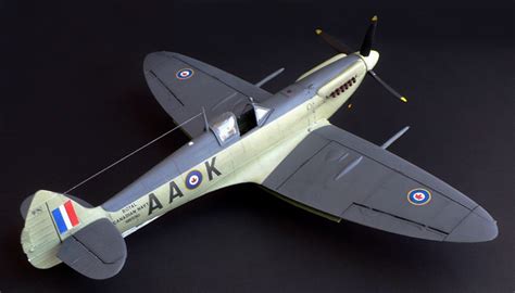 The Great Canadian Model Builders Web Page!: Supermarine Seafire Mk XV