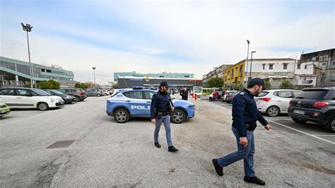 Ventimila Euro Per Uccidere Lingegnere Arrestato Il Marito Dell